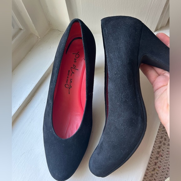 Pas de Rouge suede heels size 38.5 - Picture 2 of 3